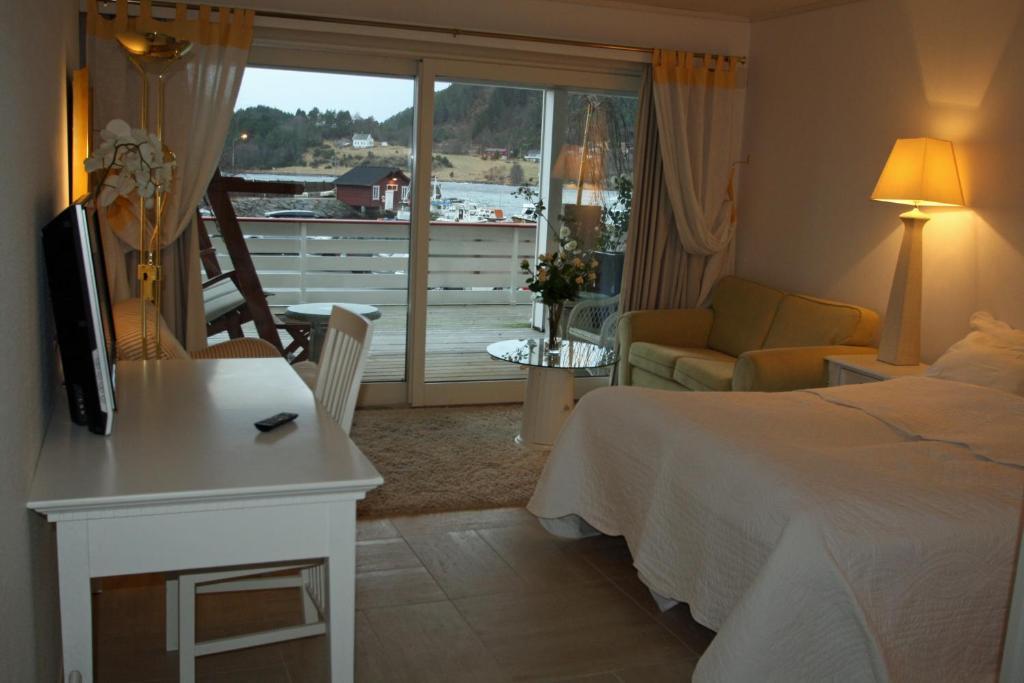 Sunde Fjord Hotel, Free And Easy Parking Solavagen Chambre photo